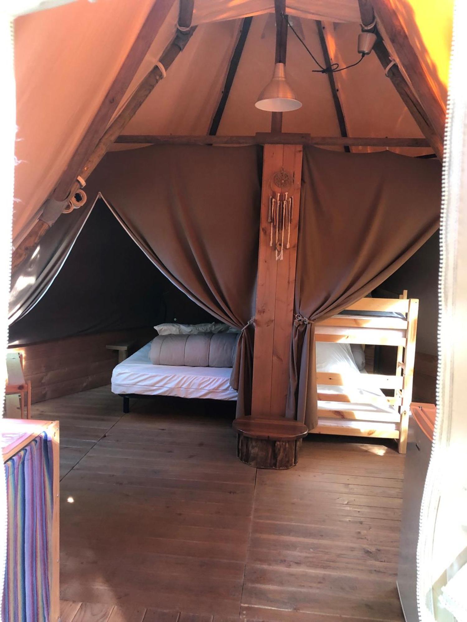 Camping La Chataigneraie Gravieres Eksteriør bilde